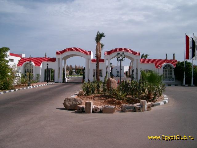    Coral Beach Tiran