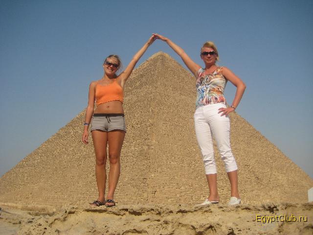 Вот она-знаменитая пирамида Хеопса!!!