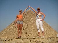 Вот она-знаменитая пирамида Хеопса!!!