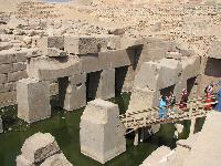 Остатки древнего храма Осириса в Абидосе